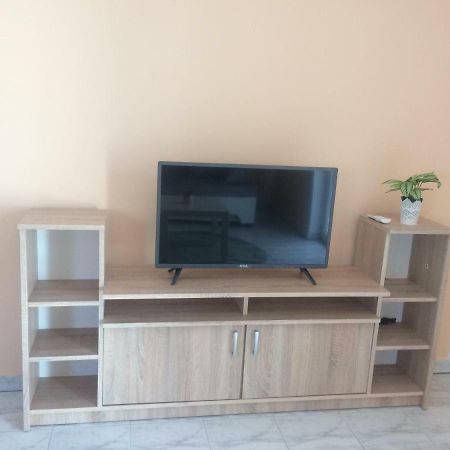 Obiteljski Apartman Filip U Blizini Plaze Za Djecu Palit Экстерьер фото
